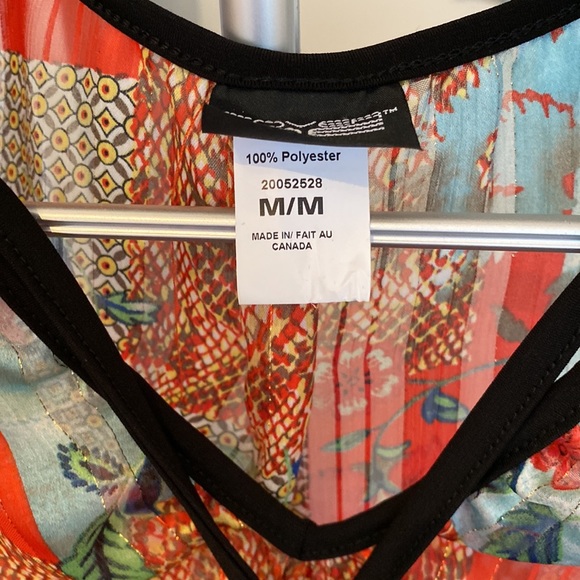 Stunning cover up - Picture 2 of 4